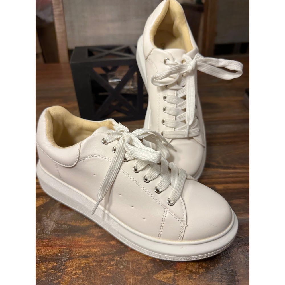 CHASE + CHLOE White Platform Sneakers Women's Size 37 Chunky‎ Sole Lace Up